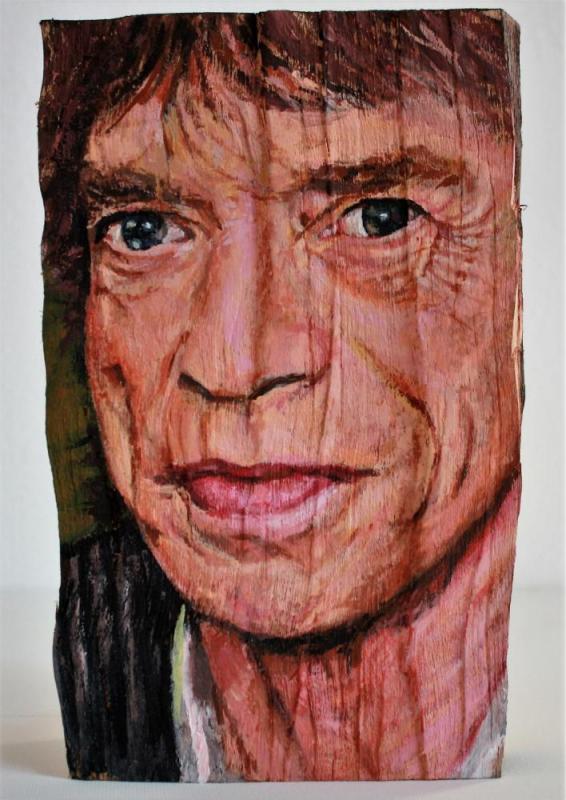 Mick Jagger, 2015, Acryl auf Holzscheit, ca. 15 X 25 X 10 cm